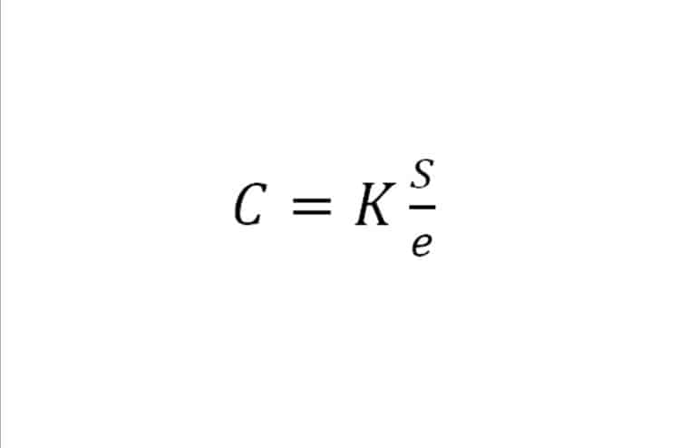 Fórmula de la capacidad en función del material superficie y distancia entre armaduras