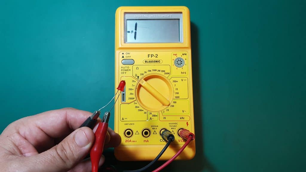 comprobación diodo led en inversa